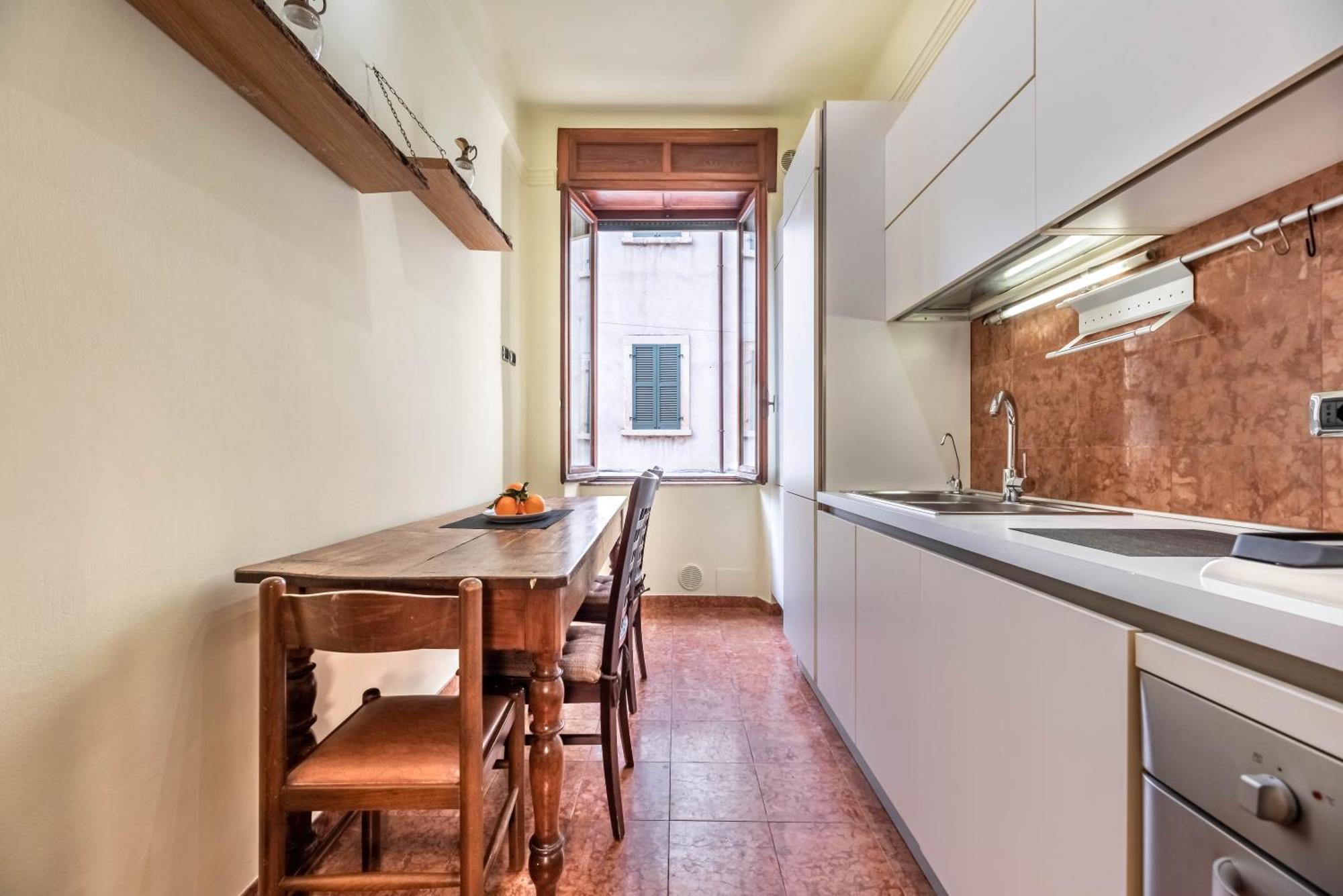 Piazza Isolo Central Apartment Verona Esterno foto