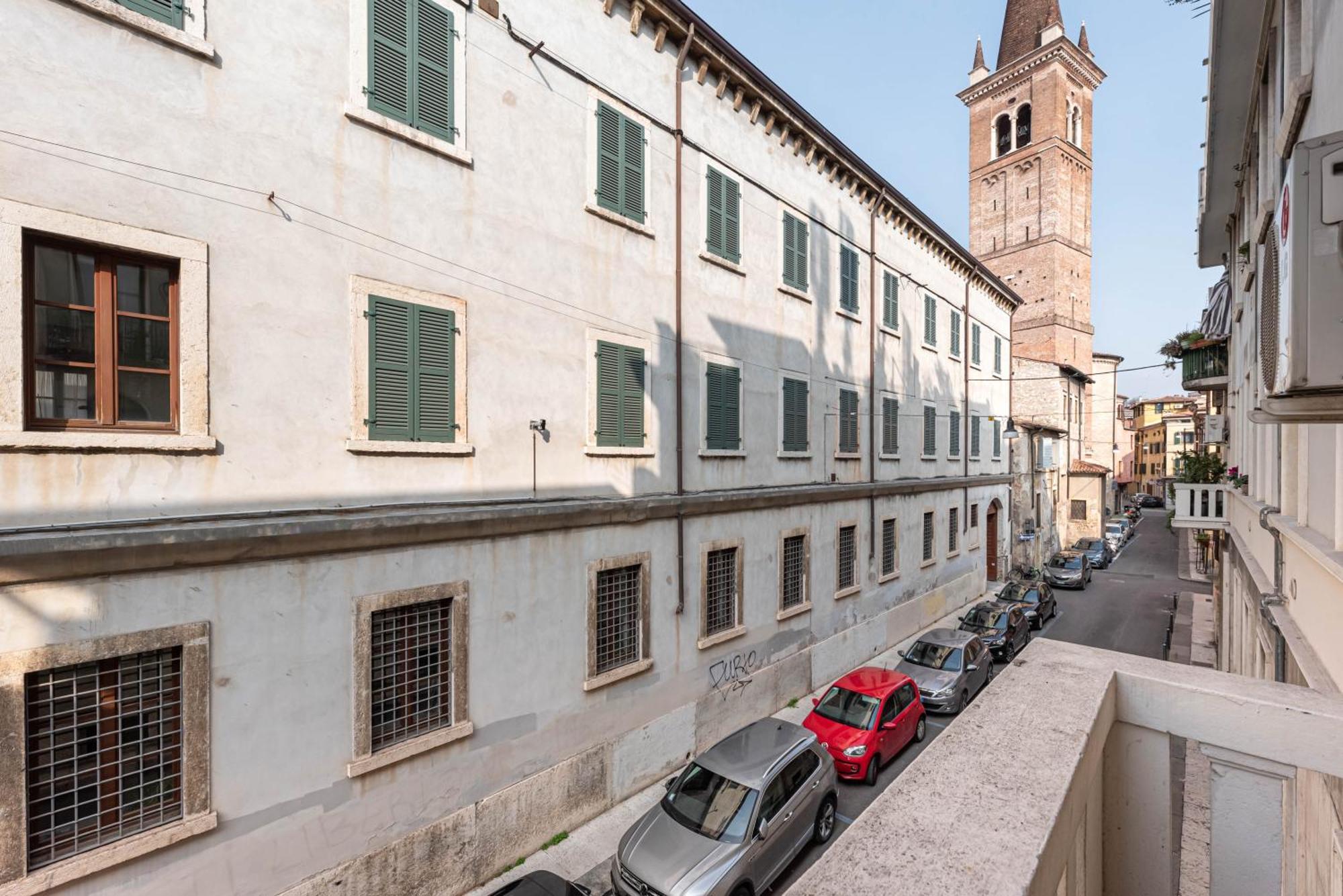 Piazza Isolo Central Apartment Verona Esterno foto